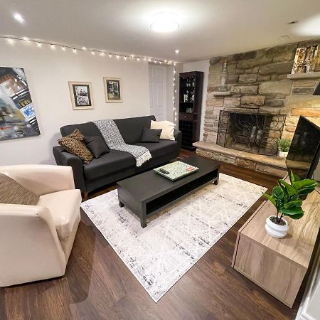 Spacious & Renovated 1Bd Suite W/Parking Toronto Exterior foto