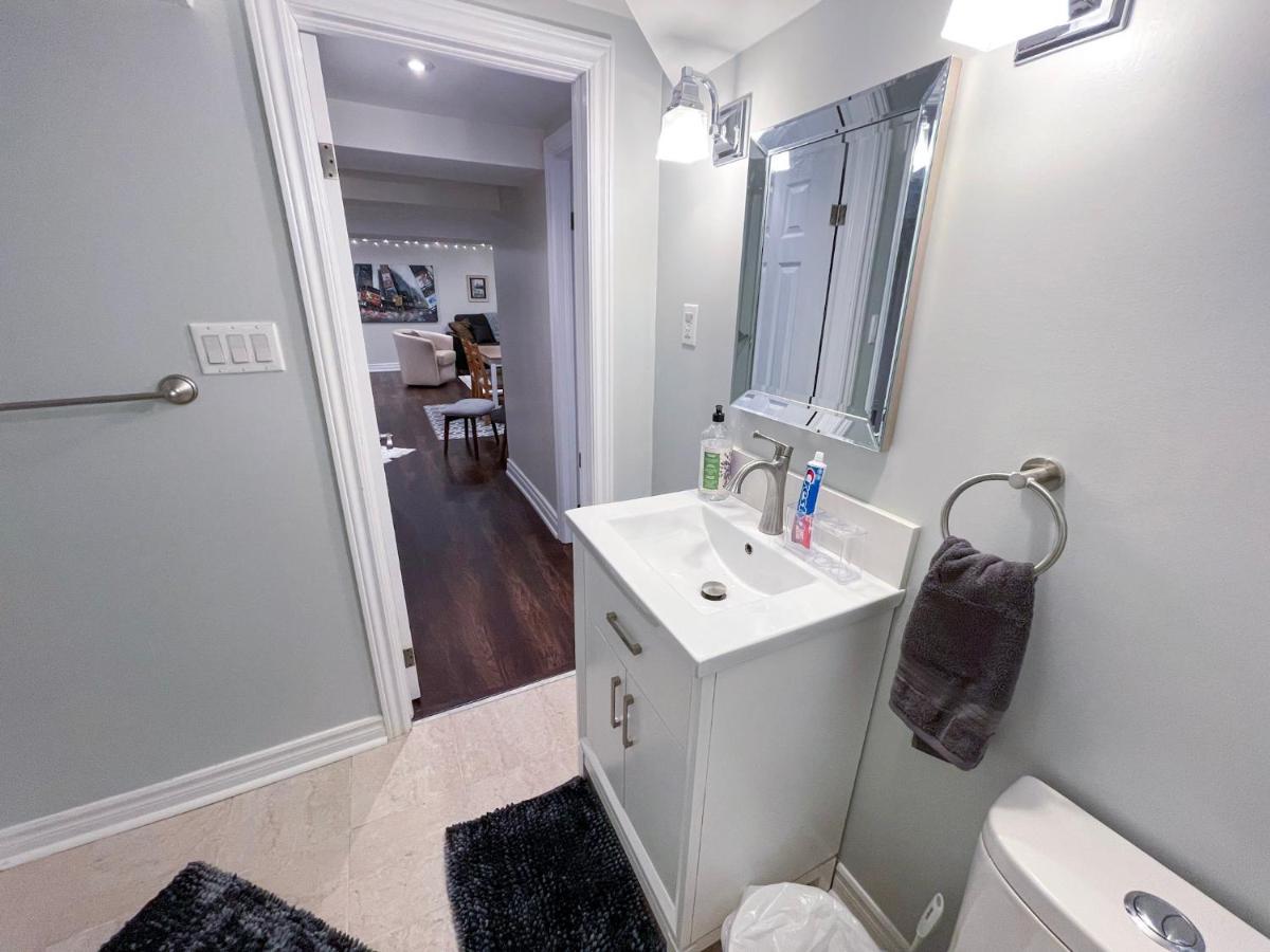 Spacious & Renovated 1Bd Suite W/Parking Toronto Exterior foto